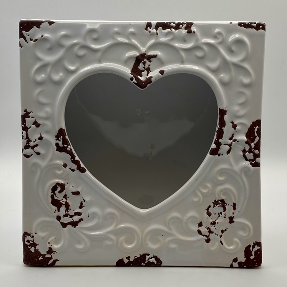 Unique Heart-Shaped White Distressed Planter - Picture 1 of 16